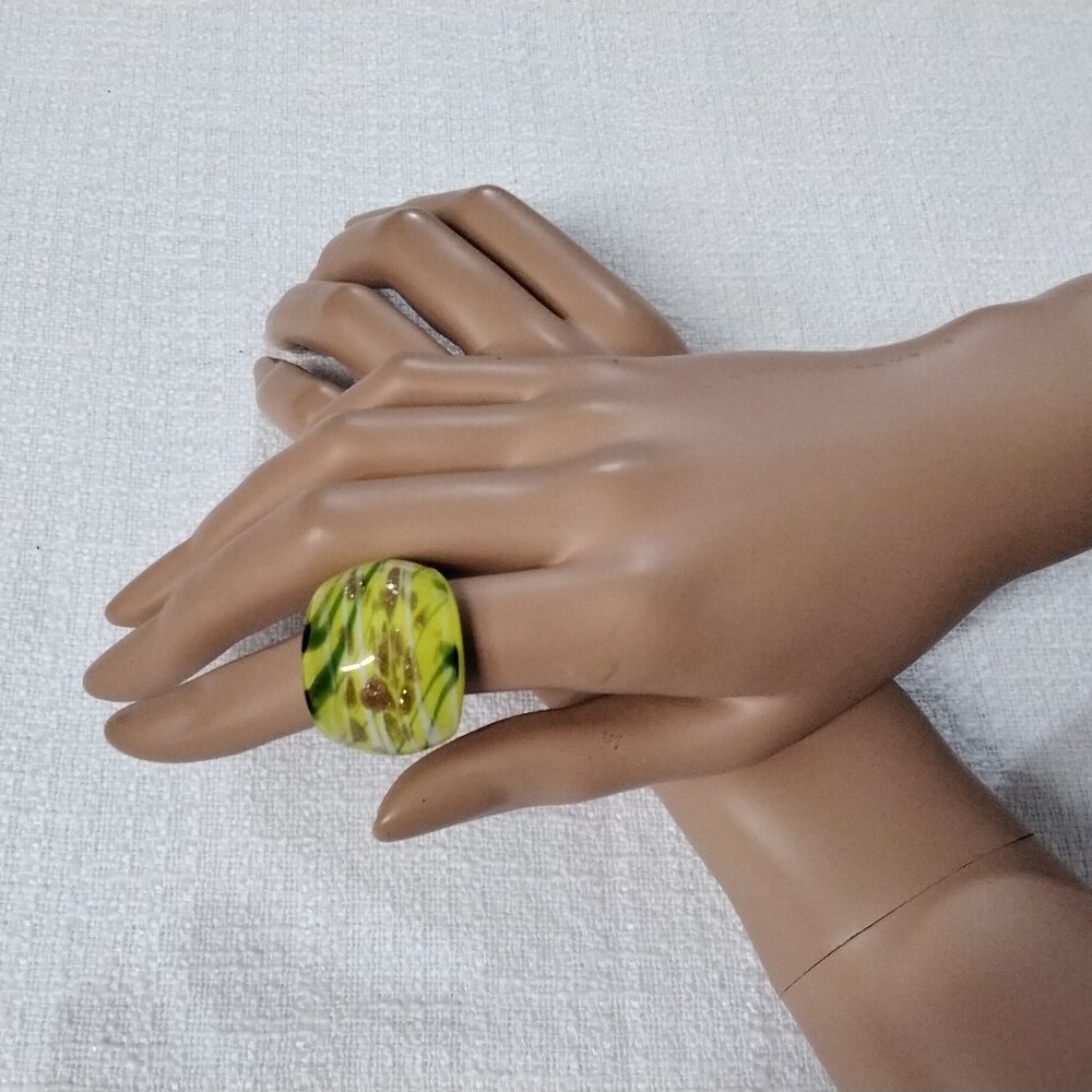 glass Murano ring size 8.5 yellow green gold 1" wide Chunky Beach Vacation Water
